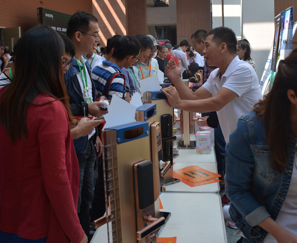 走進(jìn)沃爾瑪