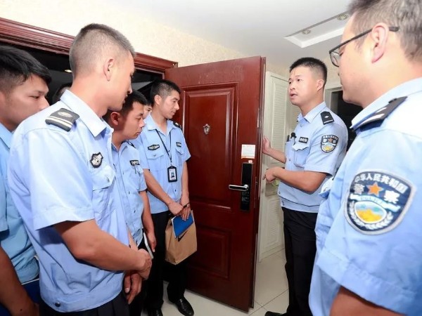 當(dāng)公安部門都在推動智能門鎖的普及時，你還有什么理由拒絕呢